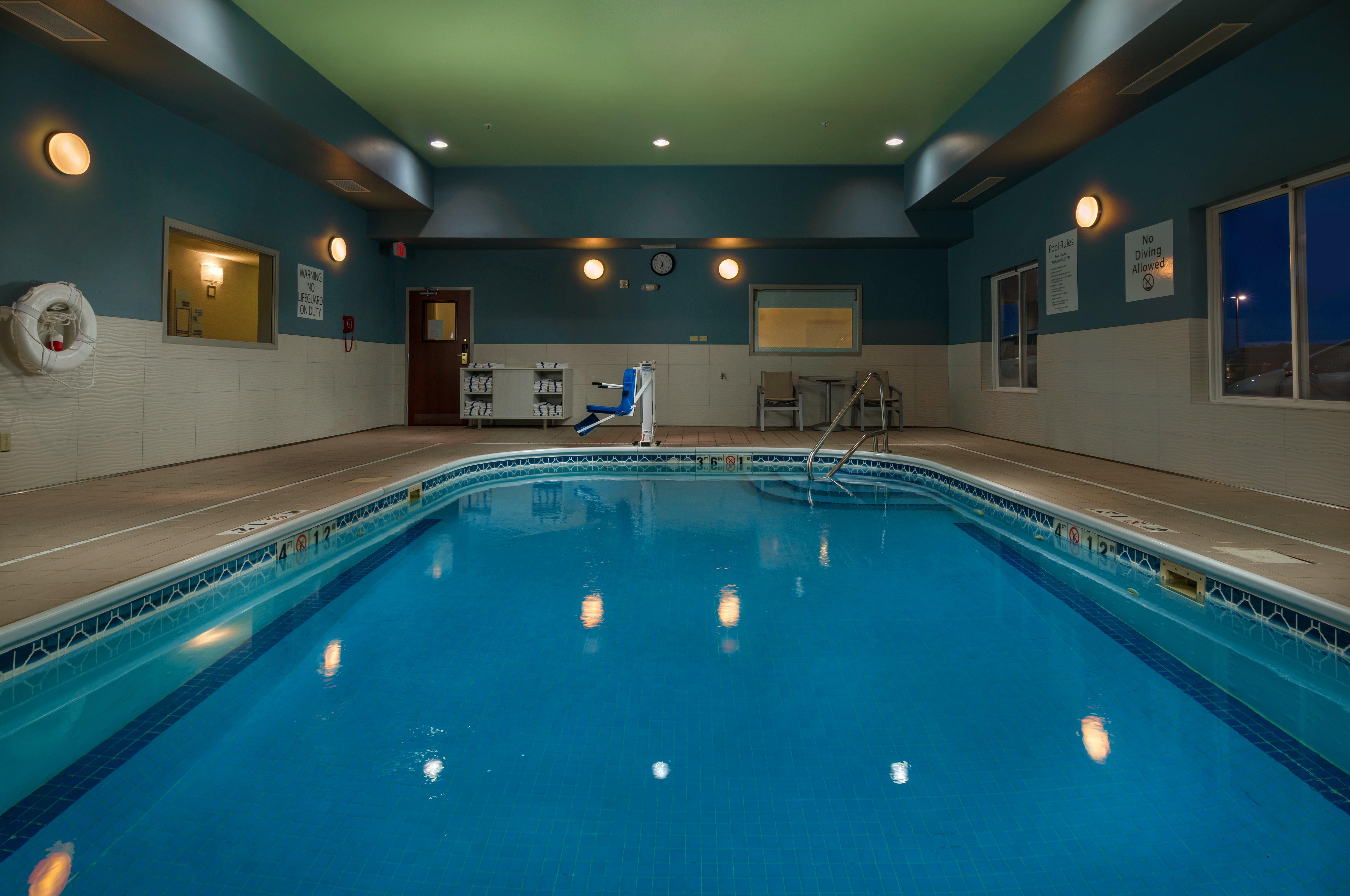 Holiday Inn Express Lawrence By Ihg Exterior photo