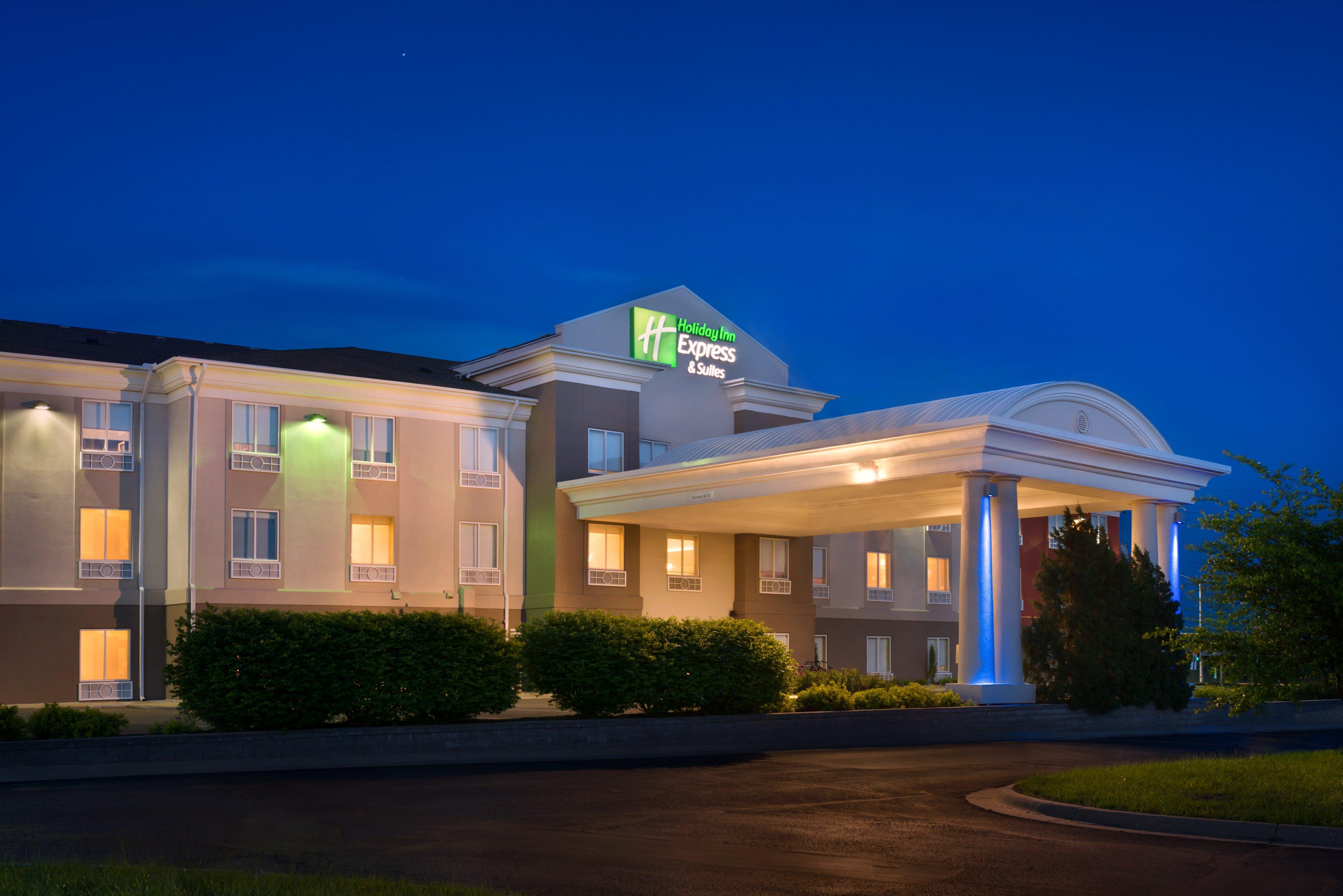 Holiday Inn Express Lawrence By Ihg Exterior photo