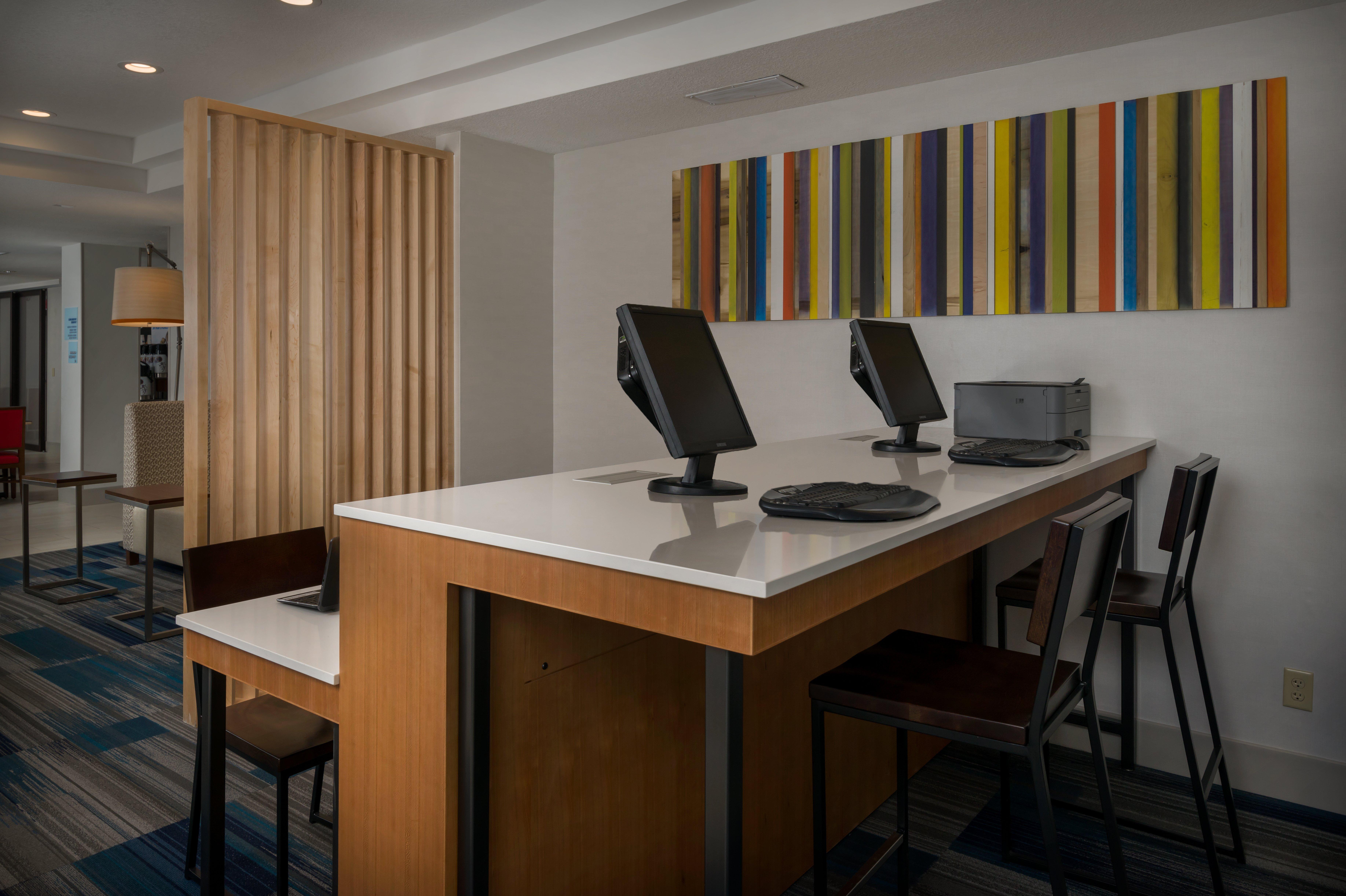 Holiday Inn Express Lawrence By Ihg Exterior photo
