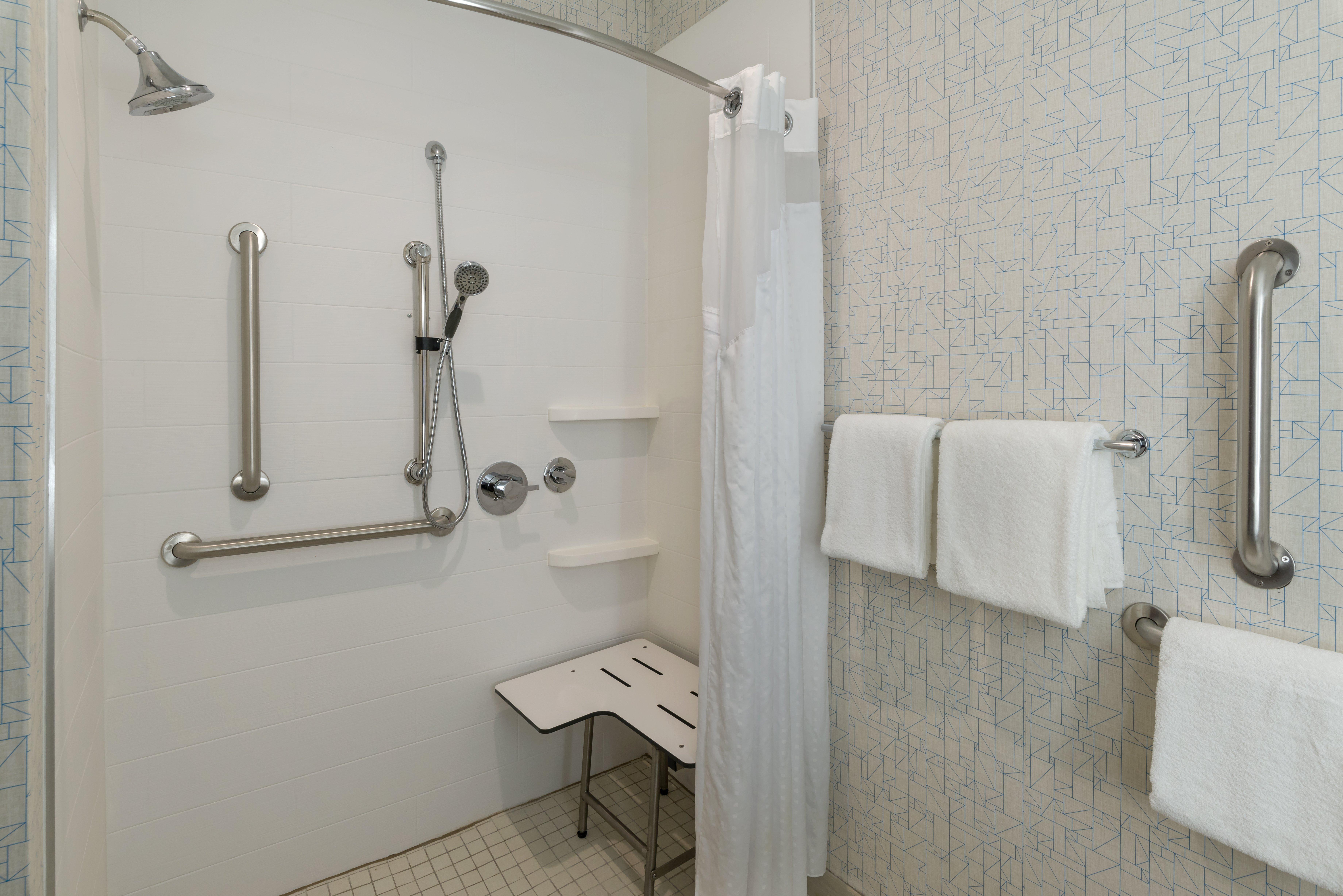 Holiday Inn Express Lawrence By Ihg Exterior photo