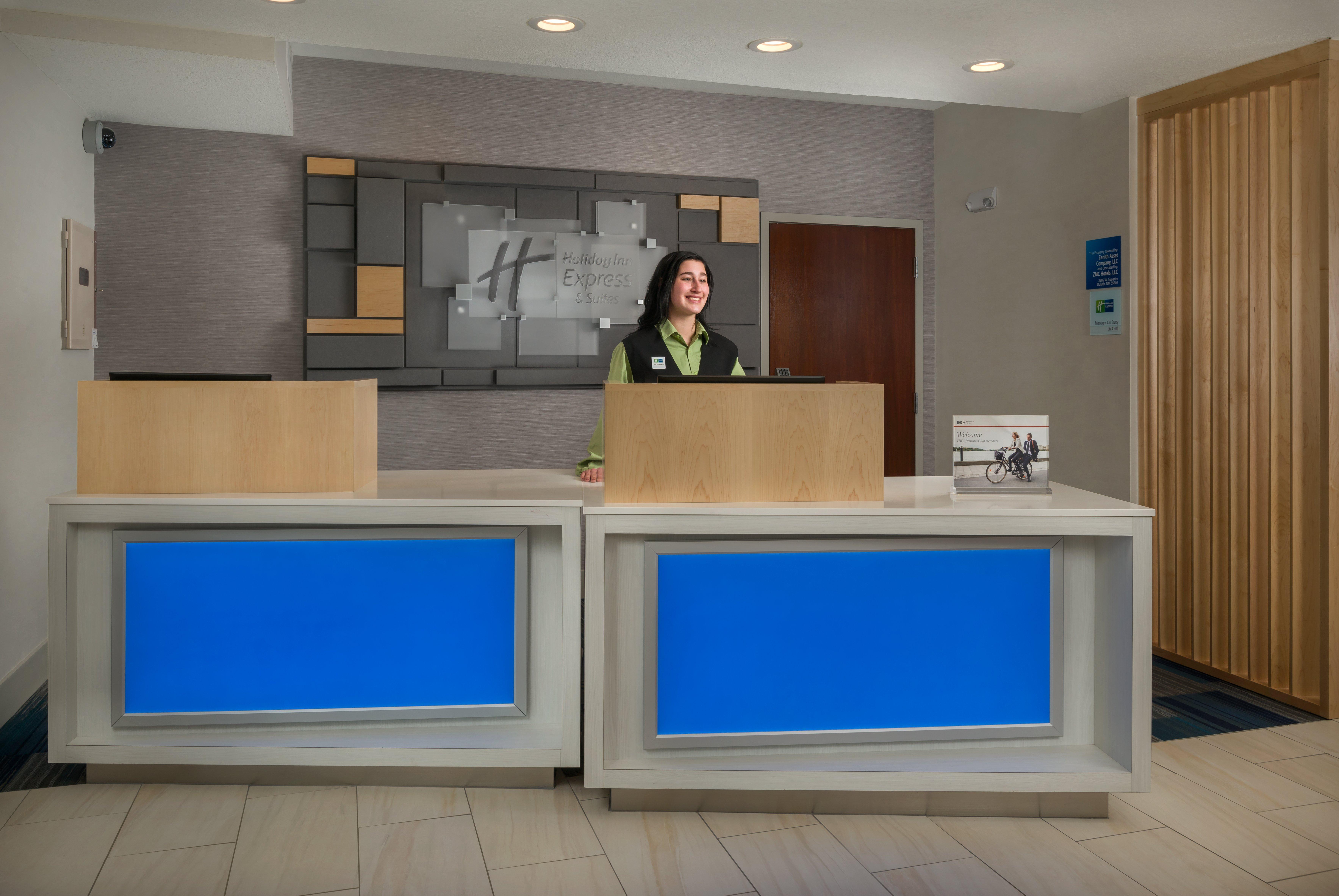 Holiday Inn Express Lawrence By Ihg Exterior photo