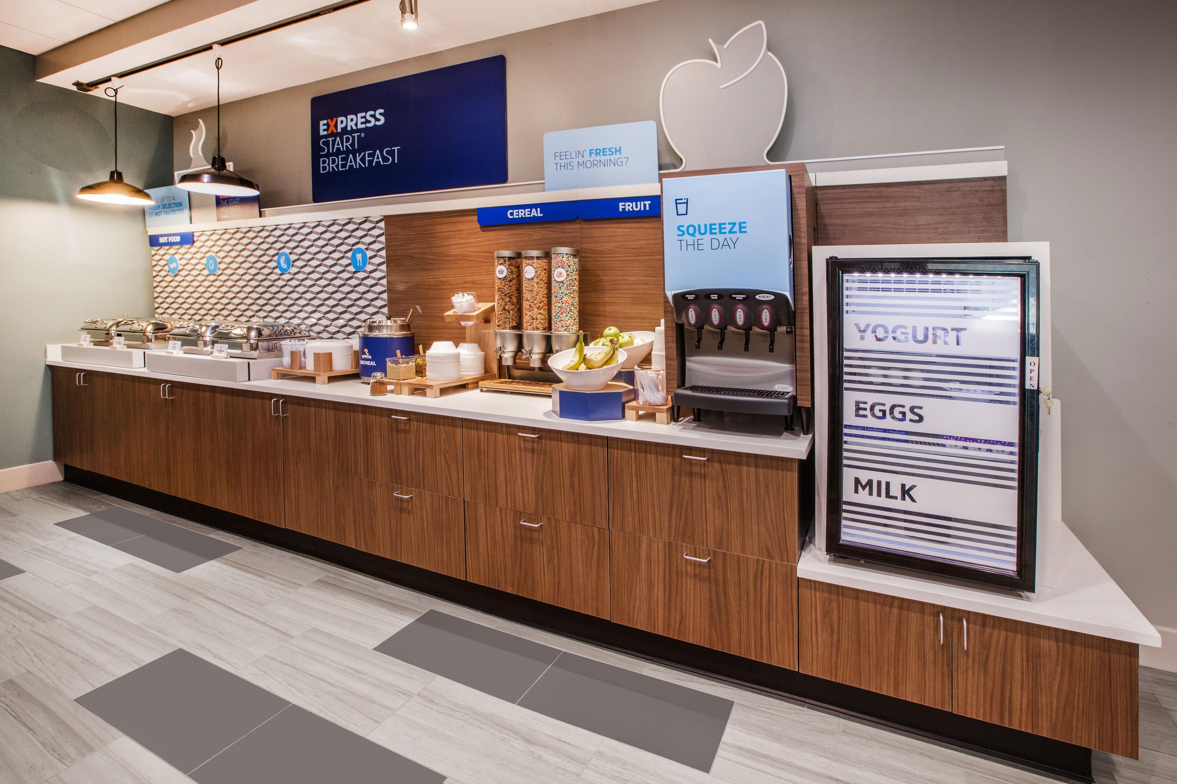 Holiday Inn Express Lawrence By Ihg Exterior photo