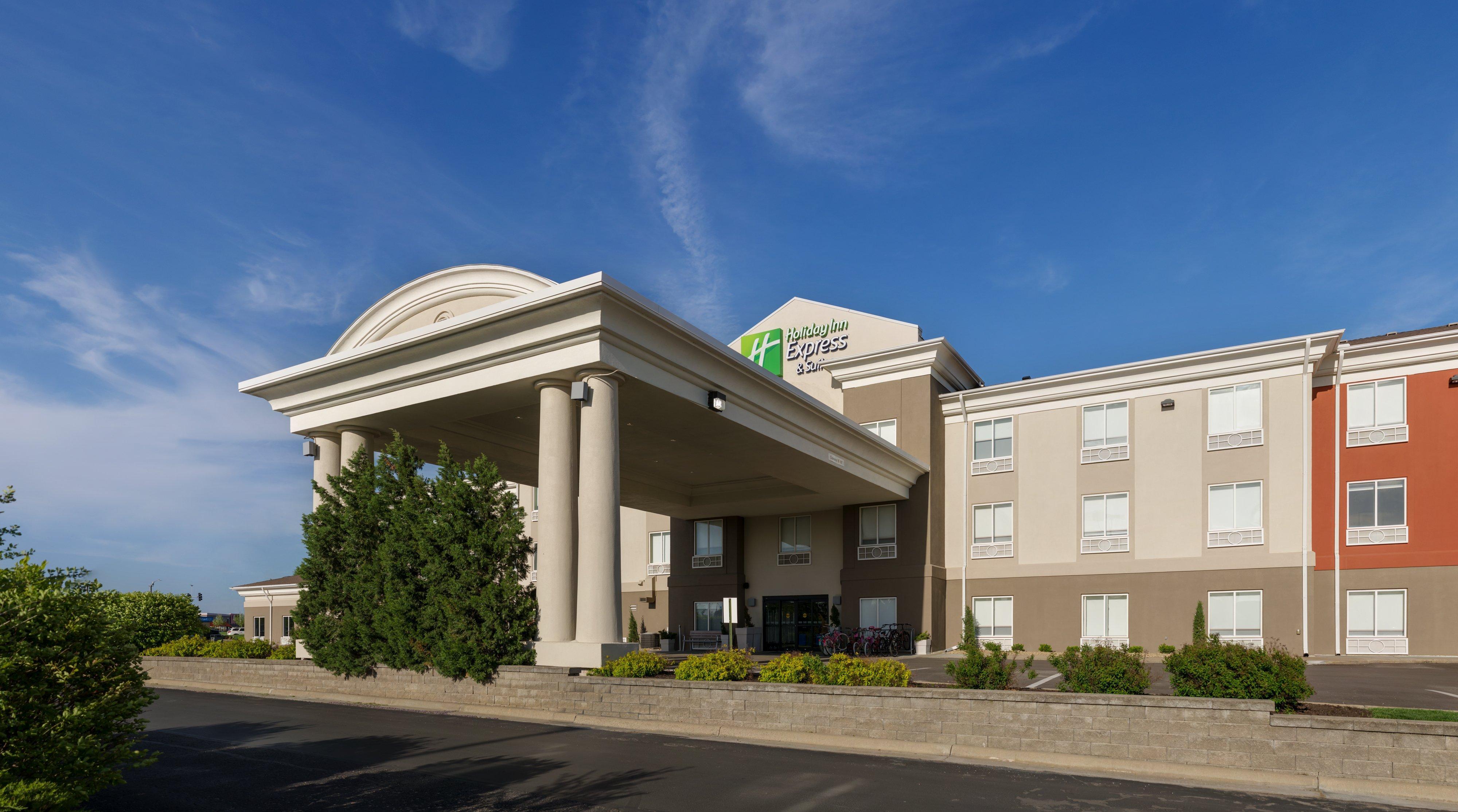Holiday Inn Express Lawrence By Ihg Exterior photo
