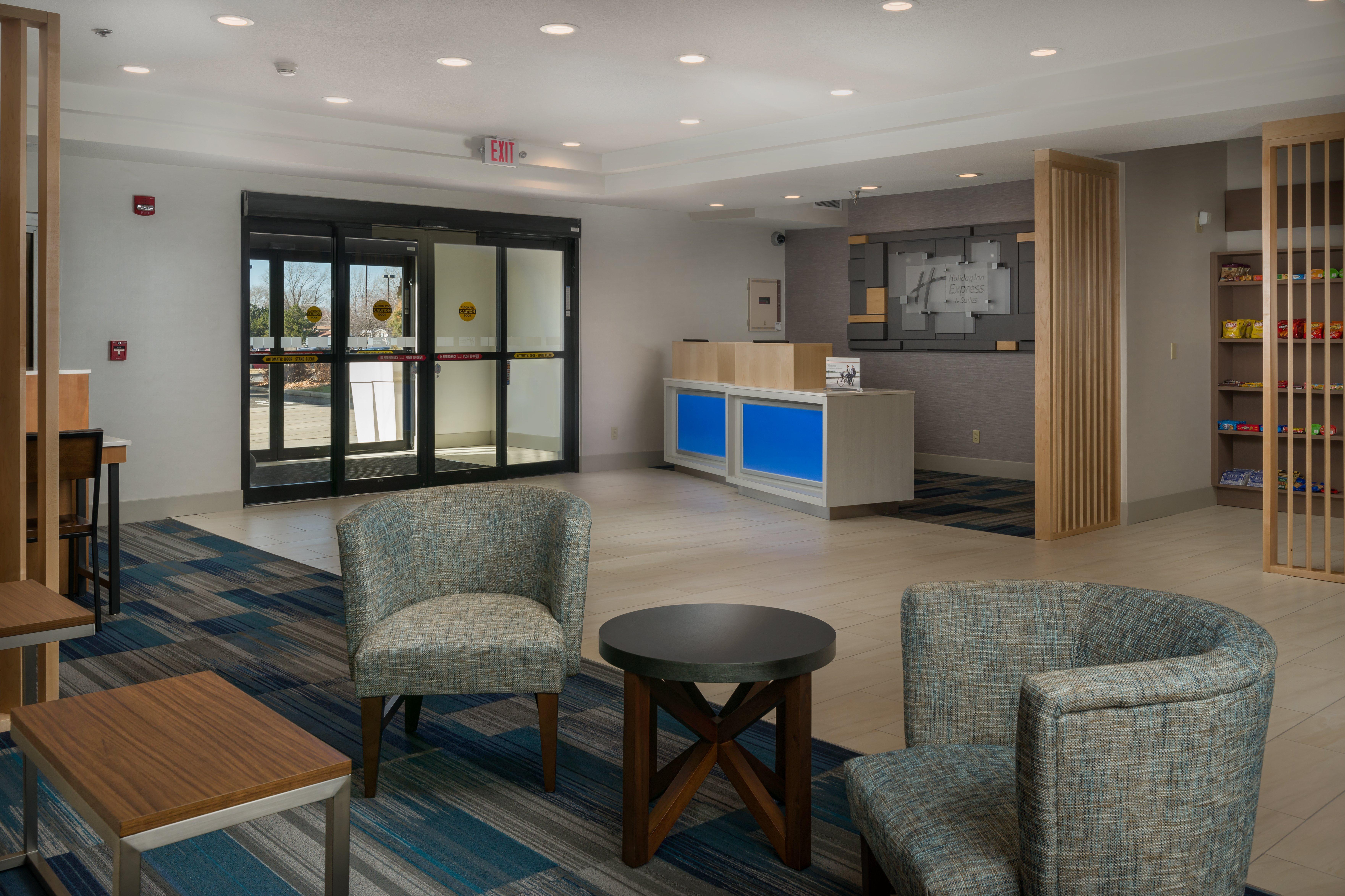 Holiday Inn Express Lawrence By Ihg Exterior photo