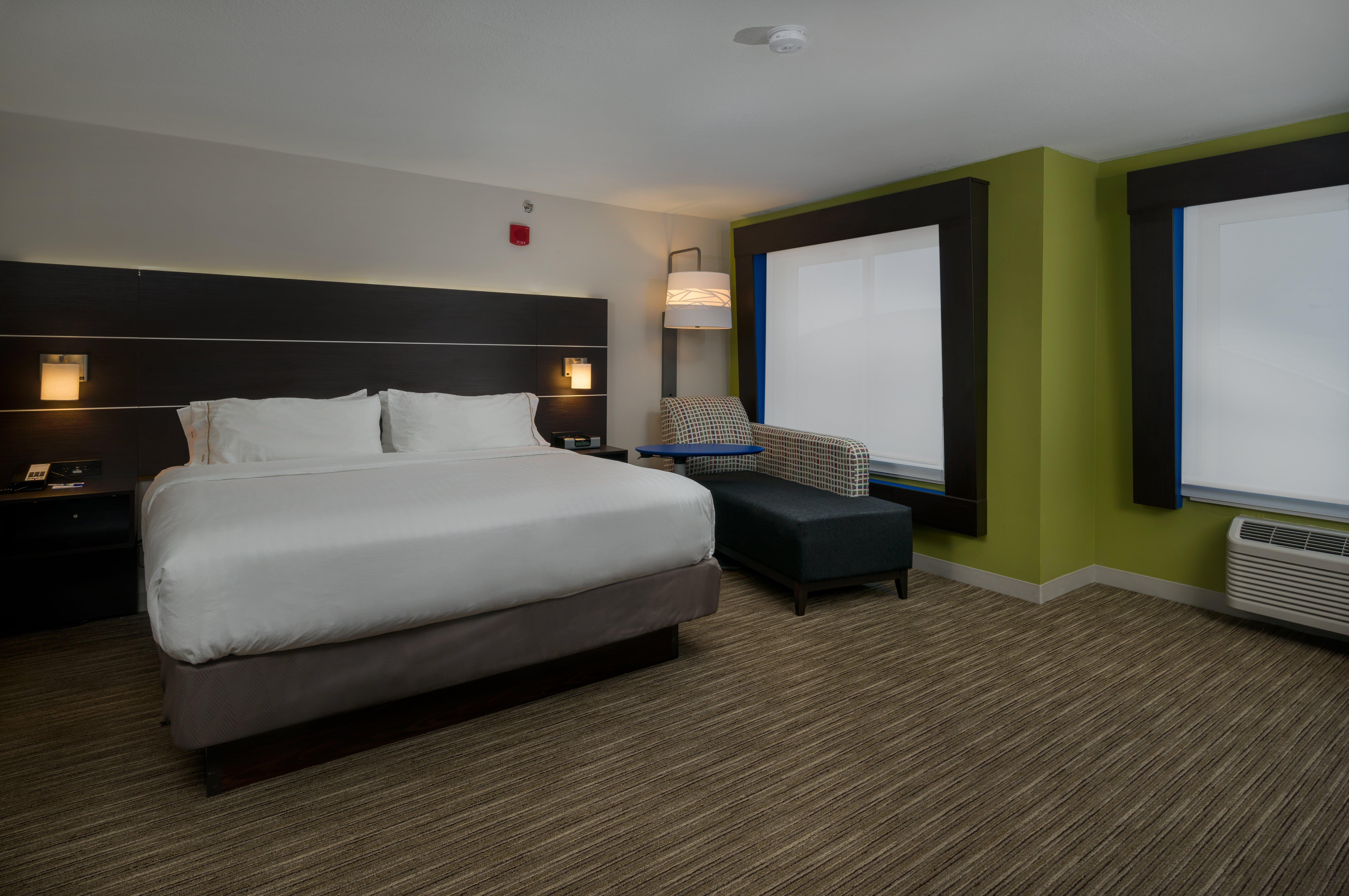 Holiday Inn Express Lawrence By Ihg Exterior photo