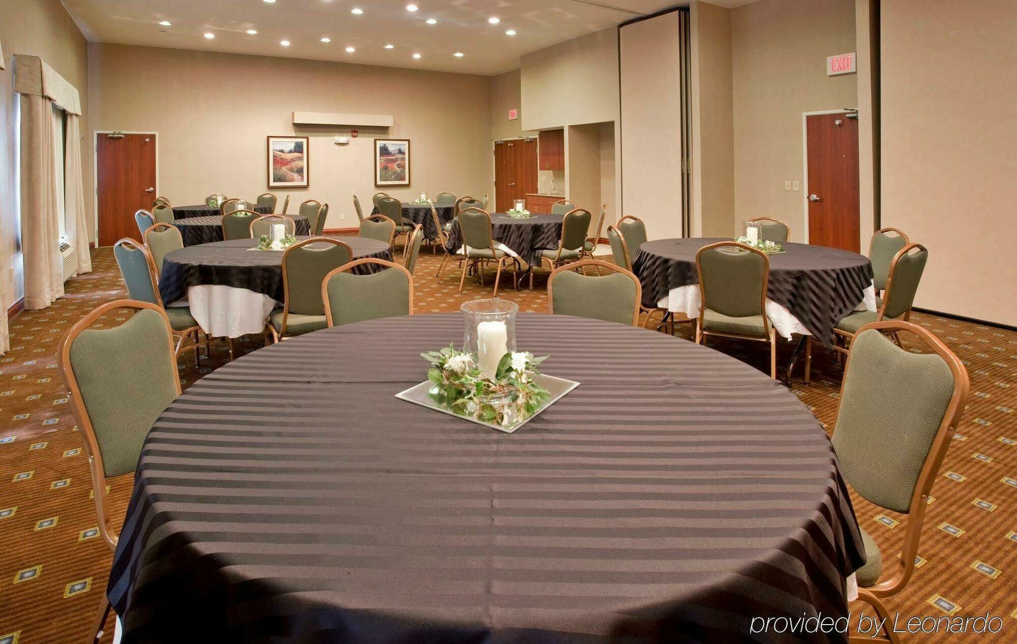 Holiday Inn Express Lawrence By Ihg Exterior photo